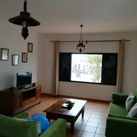 La Canada Nyaraló Tinajo